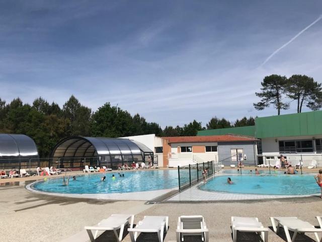 Léon Village Vacances Aux Villages Sous Les Pins מראה חיצוני תמונה