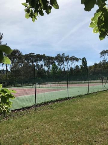 Léon Village Vacances Aux Villages Sous Les Pins מראה חיצוני תמונה
